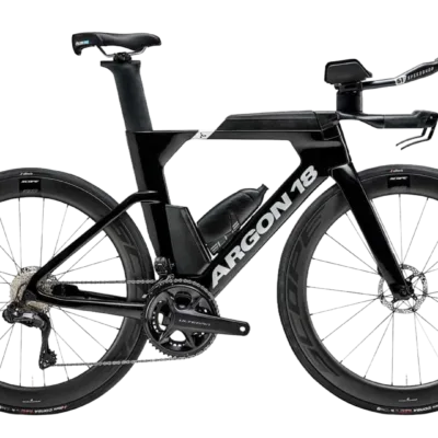 Schwarzes Argon18 E117 Triathlon-/Zeitfahrrad mit Shimano Ultegra Di2, Aero-Rahmen, Tiefprofil-Laufrädern und Aufliegern