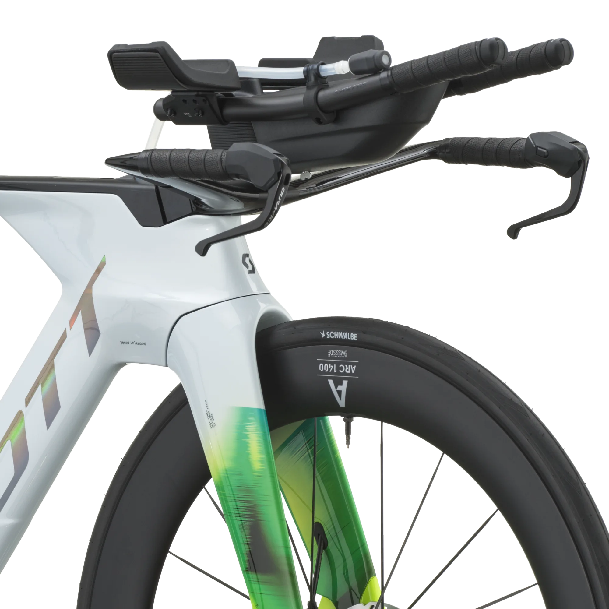 Scott Plasma RC Pro Frontansicht: Aerolenker mit Aufliegern, Bremshebeln und tiefem Carbon-Vorderrad (Triathlon/Time Trial)